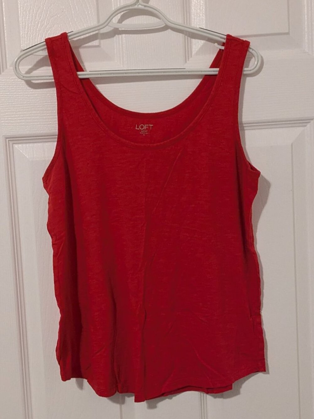 Loft outlet tank top with curved hem size medium